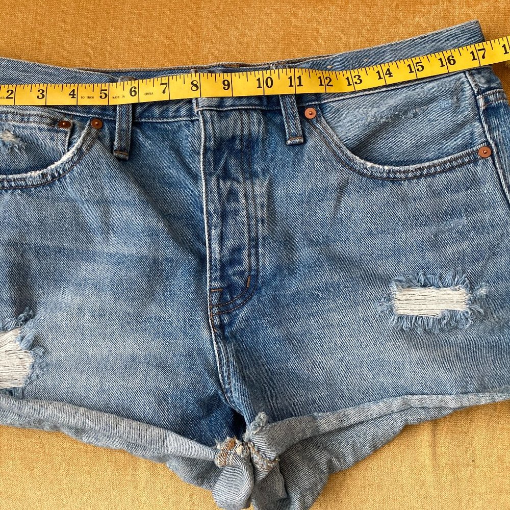 Madewell Distressed Denim Shorts - 29 (run large) - Picture 6 of 6